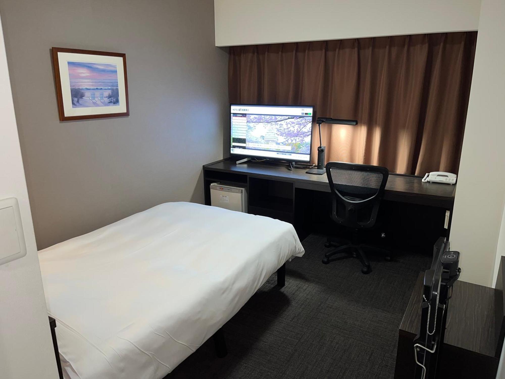 Hotel Alpha-One Himeji Minamiguchi Экстерьер фото